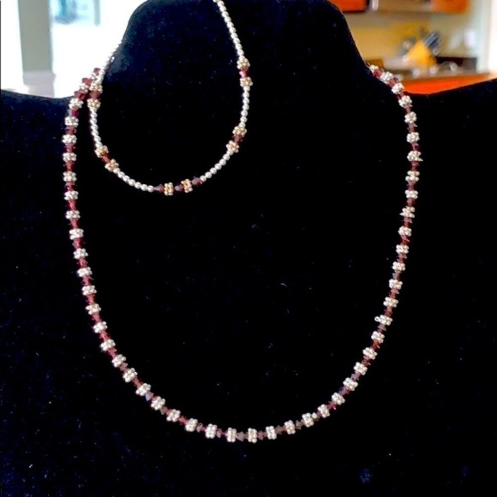 Crystal necklace and bracelet set